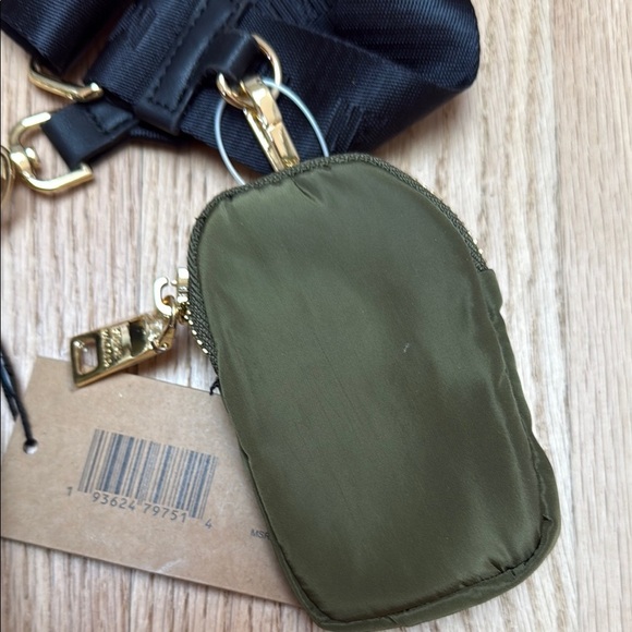 Steve Madden Crossbody/Shoulder Bag with Gold Chain Detail - NWT - Picture 3 of 5